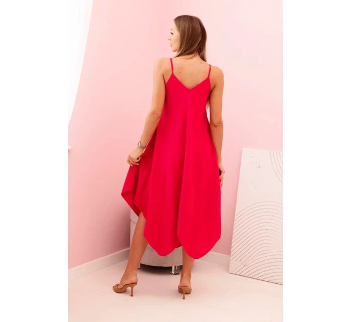 Dámské šaty na ramínkách rozšířené s asymetrickým lemem fuchsie