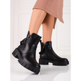 Luxusní  kotníčkové boty dámské černé na plochém podpatku