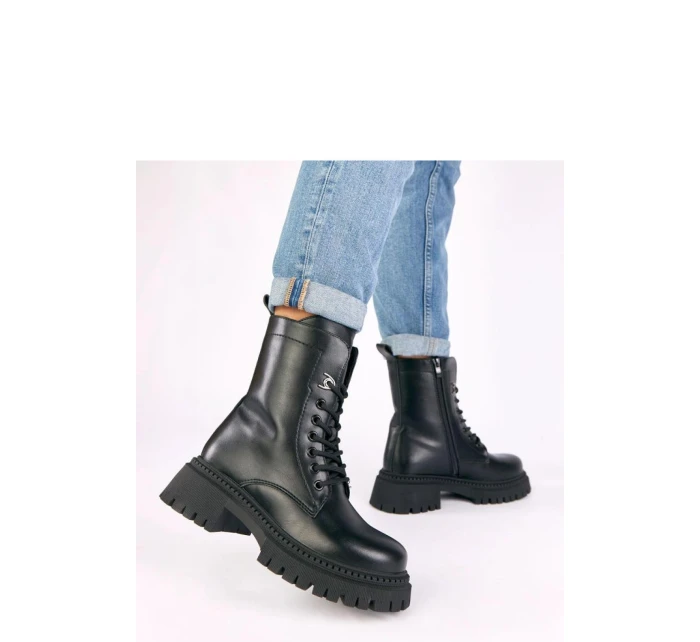 Šněrovací vyšší model 221632 Solea Šněrovací vyšší model 221632 Solea