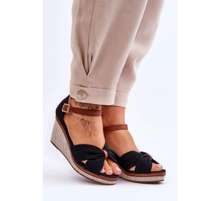 Dámské sandály na klínu Černá Daphne Dámské sandály na klínu Černá Daphne