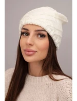 Dámská zimní čepice s ozdobným pletením a střihem ecru model 21878051 - K-Fashion