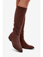 Dámské semišové kozačky na nízkém podpatku model 21848558 – hnědé - Kesi