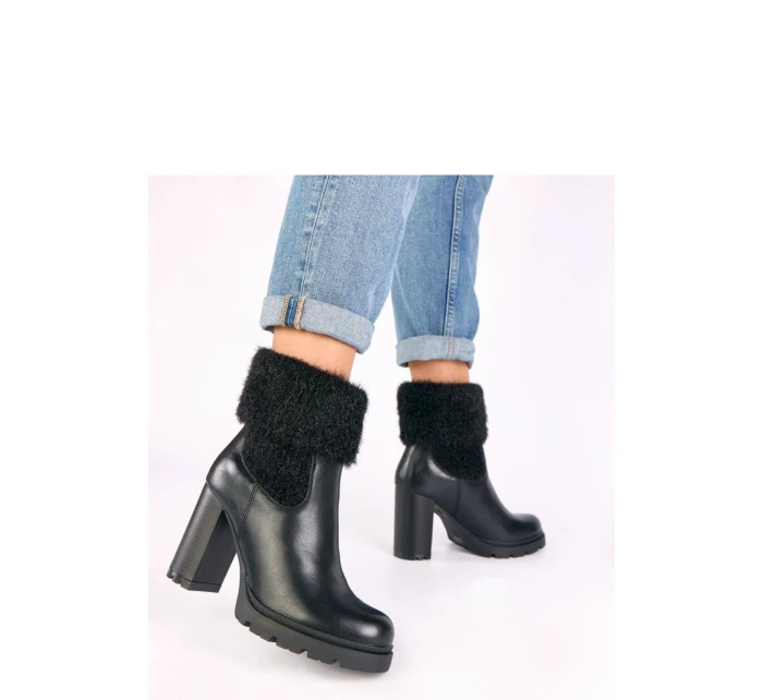 Boty na podpatku  model 221642 Solea