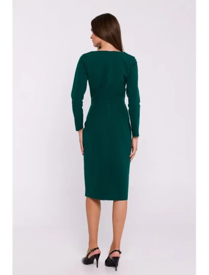 model 20503104 Tužkové šaty s asymetrickým výstřihem zelené - STYLOVE