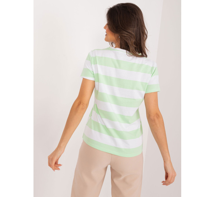 Světle zelené dámské tričko s potiskem a nášivkou