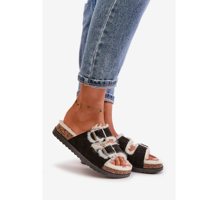 Dámské Pantofle S Přezkami A Kožíškem Černé model 21670217 - Boto Dámské Pantofle S Přezkami A Kožíškem Černé model 21670217 - Boto