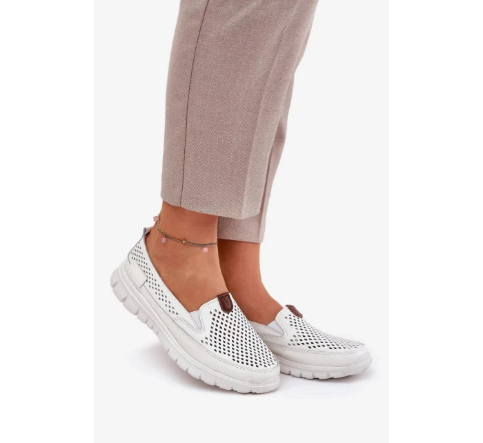 Dámské perforované baleríny z přírodní kůže Vinceza – bílé Dámské perforované baleríny z přírodní kůže Vinceza – bílé