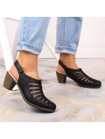 Dámské pohodlné kožené sandály na podpatku model 22021681 - Rieker