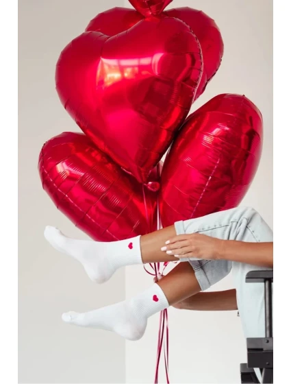 Dámské ponožky s drobným srdíčkem – bílé