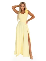 Elegantní večerní maxi šaty s rozparkem a růžemi  žluté model 22141510 - numoco