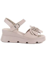 Dámské kožené sandály na platformě béžové model 22116393 - VINCEZA