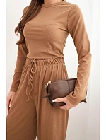 Dámský viskózový komplet s halenkou a širokými kalhotami camelový