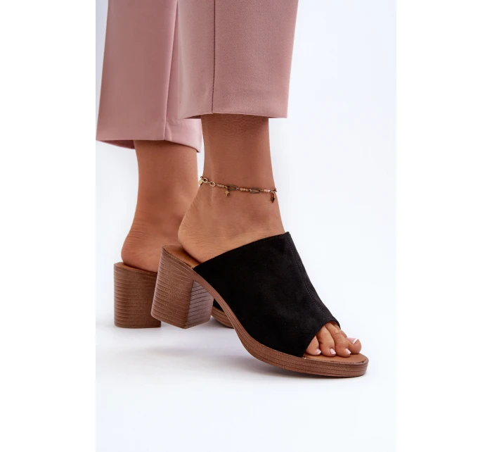 Elegantní Lehké Dámské Sandály Na Podpatku Béžové Varnila Elegantní Lehké Dámské Sandály Na Podpatku Béžové Varnila