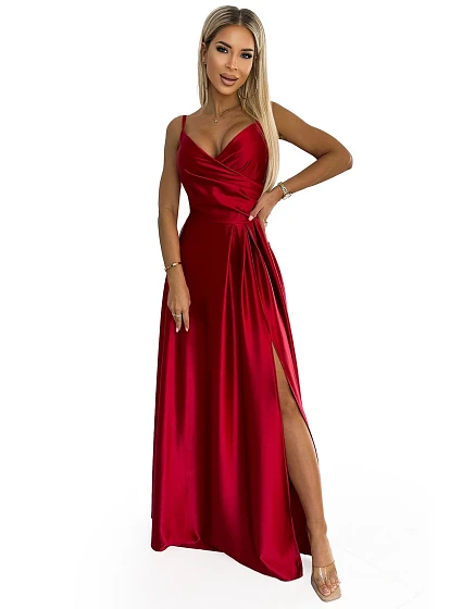 CHIARA Elegantní červené dlouhé dámské saténové maxi šaty na ramínkách model 18947471 - numoco CHIARA Elegantní červené dlouhé dámské saténové maxi šaty na ramínkách model 18947471 - numoco