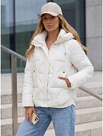 Kurtka damska zimowa pikowana z kapturem ecru model 22350695 - FashionStreet Kurtka damska zimowa pikowana z kapturem ecru model 22350695 - FashionStreet