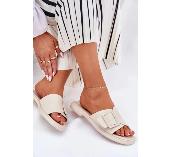 Dámské kožené pantofle s přezkou D&A – béžové Dámské kožené pantofle s přezkou D&A – béžové