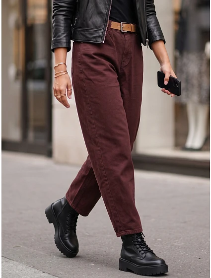 Jeansy damskie z wysokim stanem mom fit z paskiem model 22363306 - FashionStreet Jeansy damskie z wysokim stanem mom fit z paskiem model 22363306 - FashionStreet
