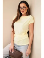 Dámská žebrovaná halenka z viskózy s výstřihem do vody a nařasením žlutá