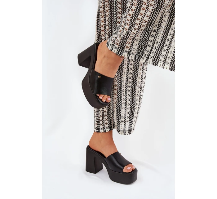 Dámské Pantofle Z Eko Kůže Na Podpatku A Platformě Černé Tamirella Dámské Pantofle Z Eko Kůže Na Podpatku A Platformě Černé Tamirella