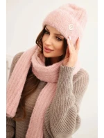 Dámský komplet čepice a z měkké příze pudrově růžový model 21461076 - K-Fashion Dámský komplet čepice a z měkké příze pudrově růžový model 21461076 - K-Fashion