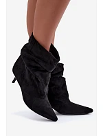 Černé slip-on kozačky typu Slouchy na podpatku Loralia Černé slip-on kozačky typu Slouchy na podpatku Loralia