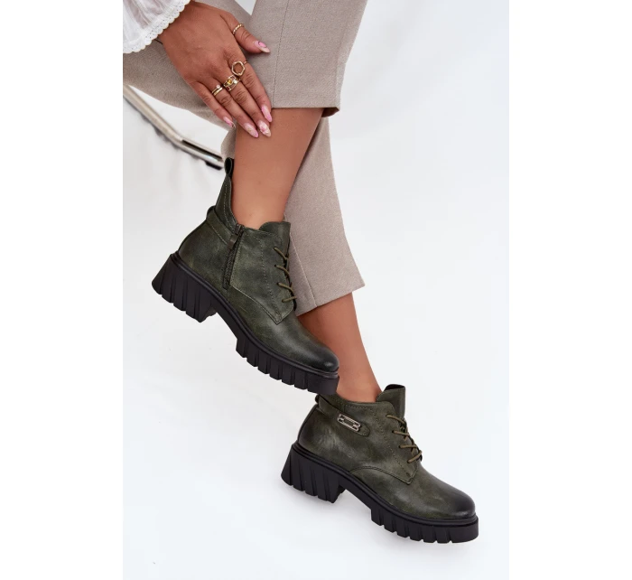 Nízké zateplené dámské boty na klínku s ozdobným páskem tmavě zelené model 21712781 - Boto