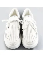 Stříbrno-bílé dámské sportovní boty se zakrytým šněrováním (RA2049) Stříbrno-bílé dámské sportovní boty se zakrytým šněrováním (RA2049)