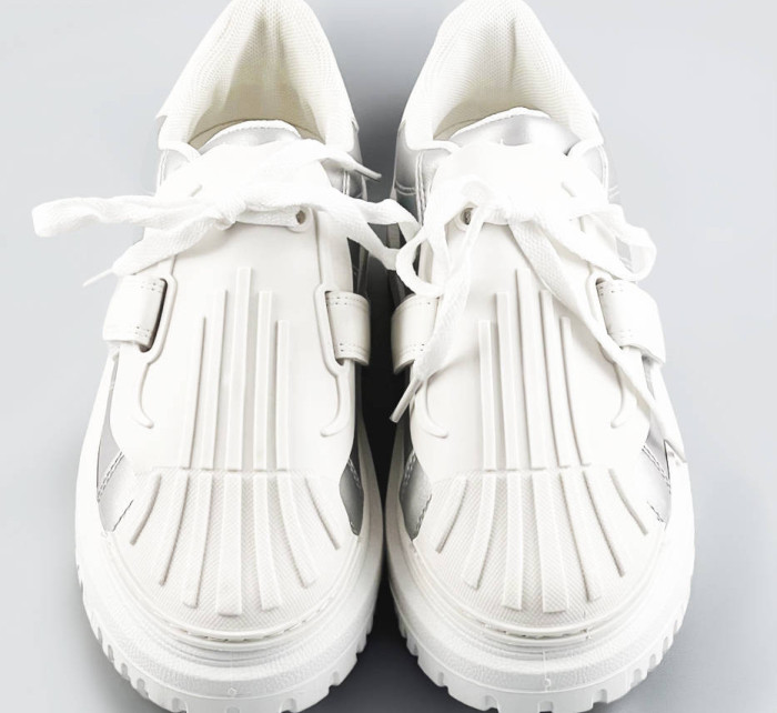 Stříbrno-bílé dámské sportovní boty se zakrytým šněrováním (RA2049)