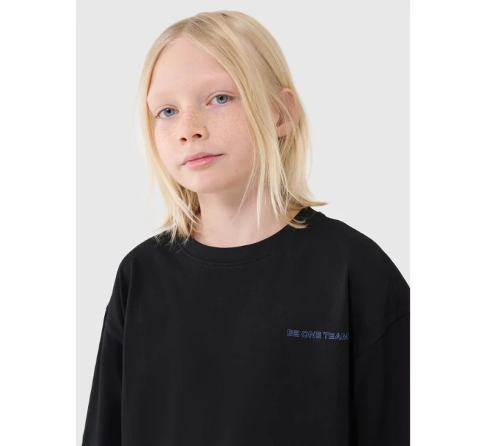 Chlapecké tričko oversize s nápisy 4F 4FJWSS25TTSHM2184-20S Chlapecké tričko oversize s nápisy 4F 4FJWSS25TTSHM2184-20S