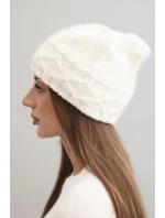 Dámská zimní čepice s vlnou o ecru model 21783047 - K-Fashion Dámská zimní čepice s vlnou o ecru model 21783047 - K-Fashion