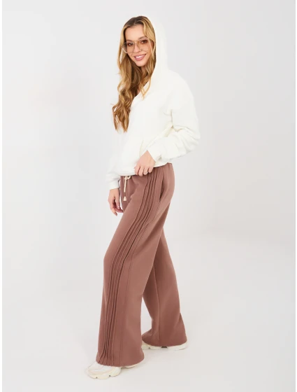 Tepláky NS DR NS2557.96 hnědé Tepláky NS DR NS2557.96 hnědé