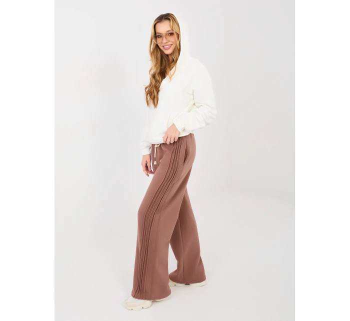 Tepláky NS DR NS2557.96 hnědé Tepláky NS DR NS2557.96 hnědé