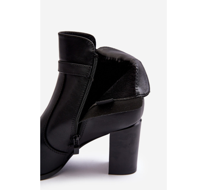 Kožené dámské kotníkové boty s přezkou Černá Lasima