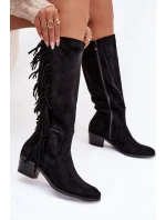 Dámské kozačky na podpatku s třásněmi zateplené černé model 21788097 - Boto Dámské kozačky na podpatku s třásněmi zateplené černé model 21788097 - Boto