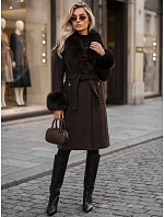 Płaszcz damski z odpinanym brązowy model 22404904 - FashionStreet Płaszcz damski z odpinanym brązowy model 22404904 - FashionStreet