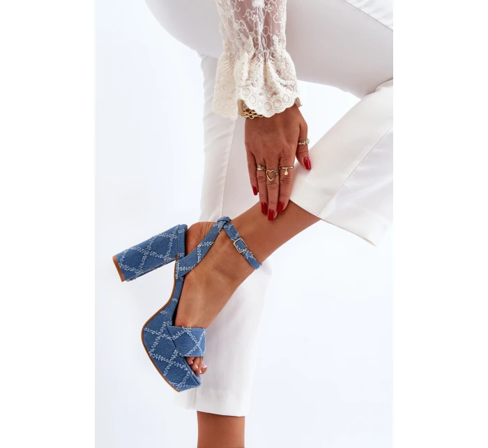 Džínové sandály na podpatku modré model 21649737 - Boto Džínové sandály na podpatku modré model 21649737 - Boto