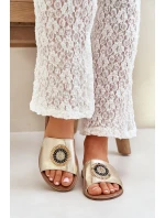 Kožené sandály s ozdobou na plochém podpatku Zazoo model 21682450 zlaté - Boto