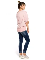 model 15096877 Halenka nadměrné velikosti se zavinovacími detaily pudrová - BeWear model 15096877 Halenka nadměrné velikosti se zavinovacími detaily pudrová - BeWear