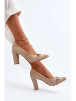 model 21652560 Velurové lodičky na podpatku se srdcem cappuccino - Zazoo model 21652560 Velurové lodičky na podpatku se srdcem cappuccino - Zazoo
