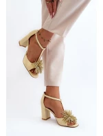 Kožené sandály na podpatku s ozdobou Laura Messi 2758 béžové