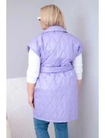 Dámská vesta Plus Size prošívaná s páskem a límcem světle fialová