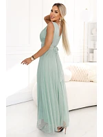 Dlouhé maxi šaty s a hlubokým výstřihem pistáciová barva model 22082632 - numoco basic Dlouhé maxi šaty s a hlubokým výstřihem pistáciová barva model 22082632 - numoco basic
