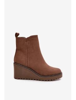 Dámské zateplené kotníkové botky na klínku z eko semiše – hnědé Mavona