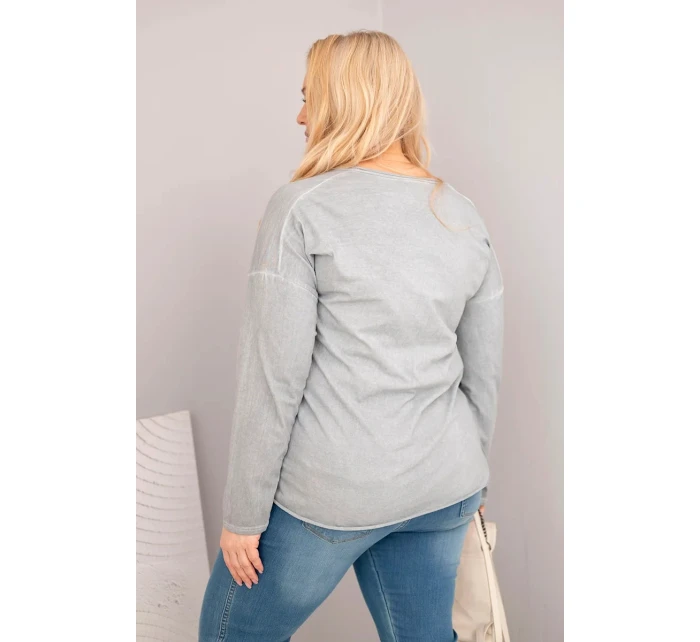 Dámská blůza Plus Size s V výstřihem a delším zadním dílem šedá