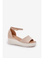 Lehké sandály na platformě a klínu světle béžové model 21684683 - Boto Lehké sandály na platformě a klínu světle béžové model 21684683 - Boto