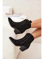 Zateplené Dámské Kotníkové Boty S Dekorací Černé model 21705015 - Boto Zateplené Dámské Kotníkové Boty S Dekorací Černé model 21705015 - Boto