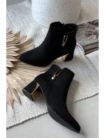 Dámské kotníkové boty na podpatku se zlatými detaily černé model 21710779 - Boto Dámské kotníkové boty na podpatku se zlatými detaily černé model 21710779 - Boto