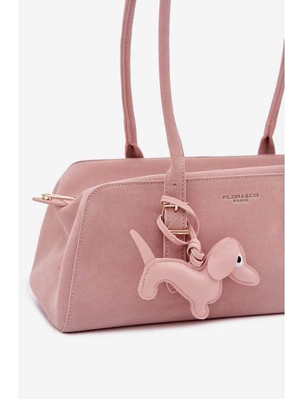 Kabelka z imitace semiše s přívěskem růžová model 22111596 - Flora&Co