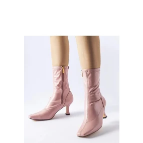 Boty na podpatku model 204740 Solea Boty na podpatku model 204740 Solea