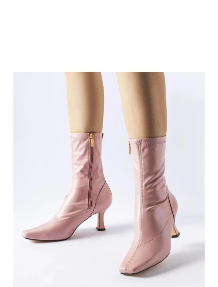 Boty na podpatku model 204740 Solea Boty na podpatku model 204740 Solea